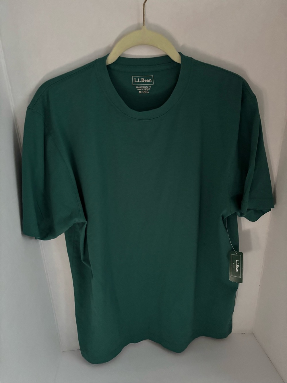 L.L. Bean NWT Men's Short-Sleeve Crewneck T-Shirt MReg Green Traditional Fit